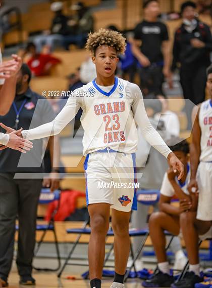 Thumbnail 1 in Grand Oaks vs College Park photogallery.