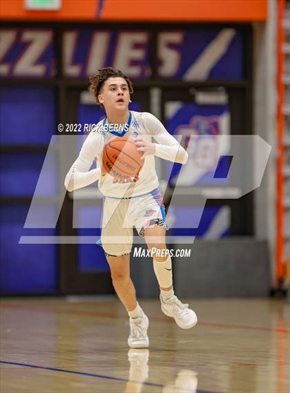 Thumbnail 1 in Grand Oaks vs College Park photogallery.