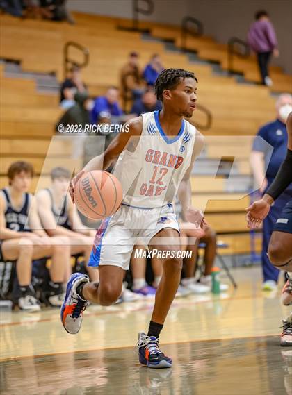 Thumbnail 2 in Grand Oaks vs College Park photogallery.