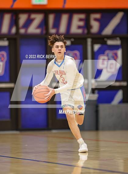 Thumbnail 3 in Grand Oaks vs College Park photogallery.