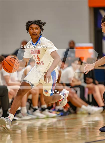 Thumbnail 2 in Grand Oaks vs College Park photogallery.
