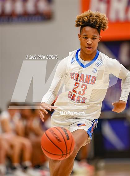 Thumbnail 1 in Grand Oaks vs College Park photogallery.