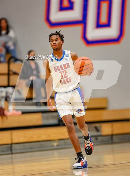Thumbnail 3 in Grand Oaks vs College Park photogallery.