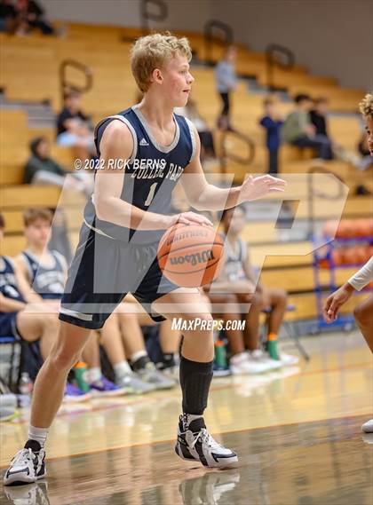 Thumbnail 2 in Grand Oaks vs College Park photogallery.