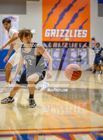 Thumbnail 2 in Grand Oaks vs College Park photogallery.