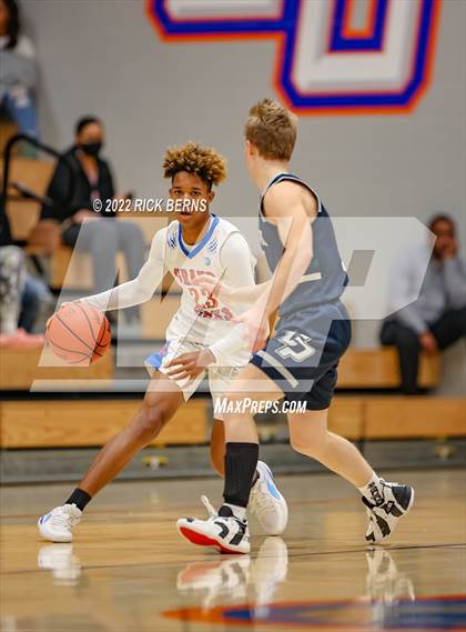 Thumbnail 1 in Grand Oaks vs College Park photogallery.