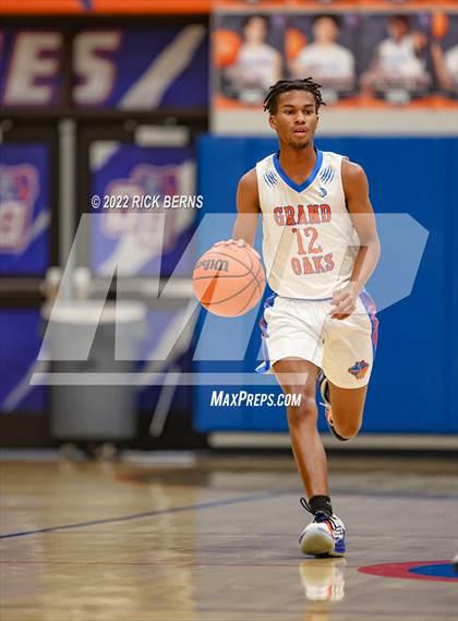Thumbnail 2 in Grand Oaks vs College Park photogallery.