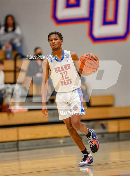 Thumbnail 1 in Grand Oaks vs College Park photogallery.