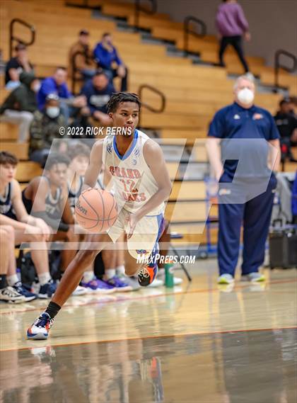 Thumbnail 2 in Grand Oaks vs College Park photogallery.