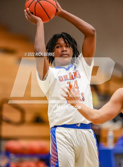 Thumbnail 1 in Grand Oaks vs College Park photogallery.