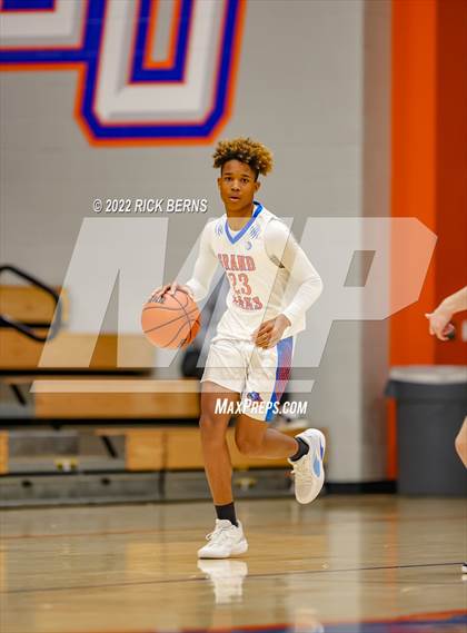 Thumbnail 2 in Grand Oaks vs College Park photogallery.