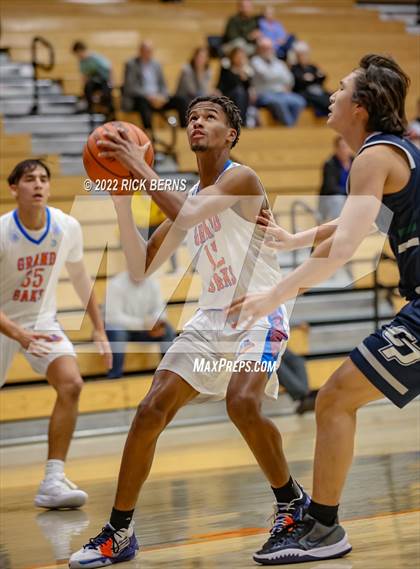 Thumbnail 3 in Grand Oaks vs College Park photogallery.