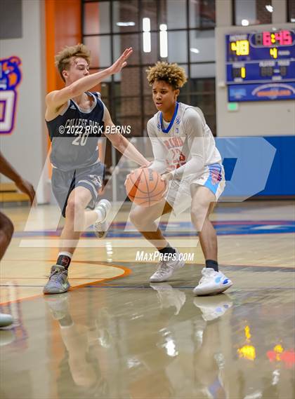 Thumbnail 3 in Grand Oaks vs College Park photogallery.