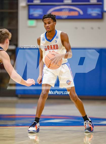 Thumbnail 3 in Grand Oaks vs College Park photogallery.
