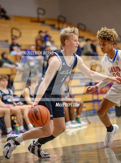 Thumbnail 1 in Grand Oaks vs College Park photogallery.