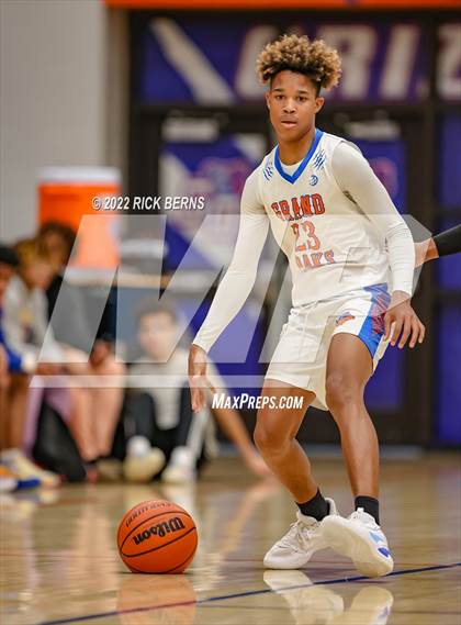 Thumbnail 1 in Grand Oaks vs College Park photogallery.