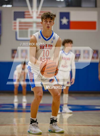 Thumbnail 1 in Grand Oaks vs College Park photogallery.