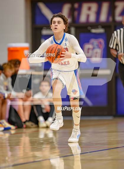 Thumbnail 1 in Grand Oaks vs College Park photogallery.