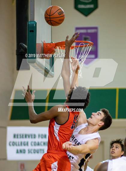 Thumbnail 3 in GRACE Christian vs. Cape Fear Academy (Phenom Hoops & Dreams) photogallery.