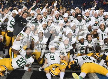 Thumbnail 2 in Springfield vs. St. Edward (OHSAA D1 Final) photogallery.