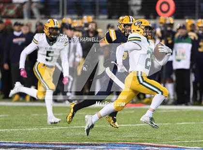 Thumbnail 2 in Springfield vs. St. Edward (OHSAA D1 Final) photogallery.