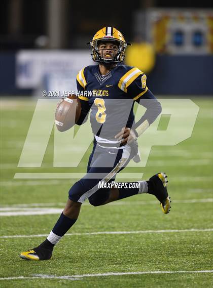 Thumbnail 1 in Springfield vs. St. Edward (OHSAA D1 Final) photogallery.