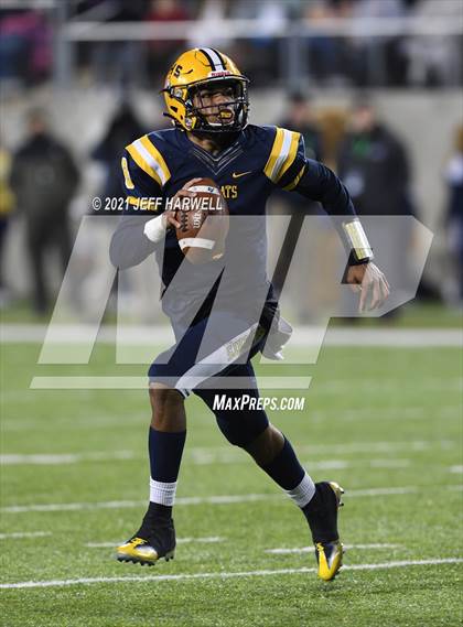 Thumbnail 1 in Springfield vs. St. Edward (OHSAA D1 Final) photogallery.