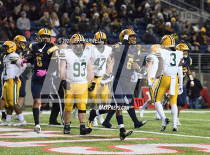 Thumbnail 3 in Springfield vs. St. Edward (OHSAA D1 Final) photogallery.