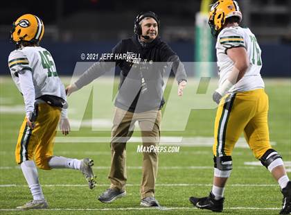 Thumbnail 3 in Springfield vs. St. Edward (OHSAA D1 Final) photogallery.
