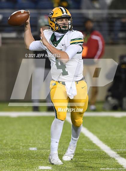 Thumbnail 2 in Springfield vs. St. Edward (OHSAA D1 Final) photogallery.