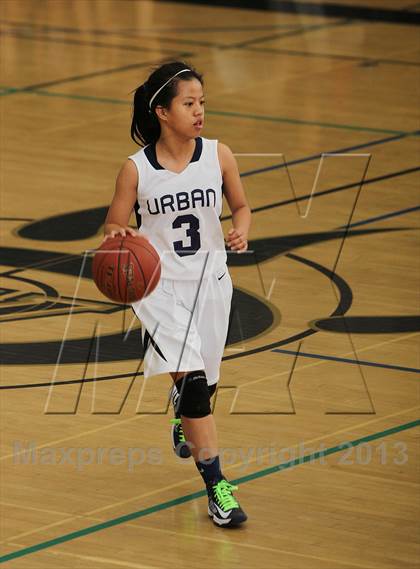 Thumbnail 3 in Urban vs. Metairie Park Country Day (So Cal Holiday Classic) photogallery.