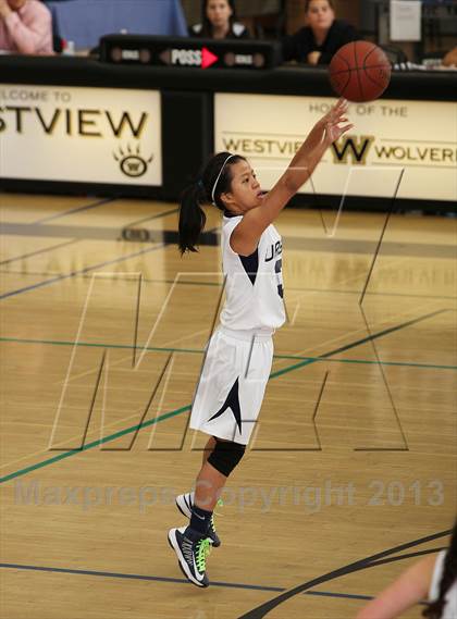 Thumbnail 2 in Urban vs. Metairie Park Country Day (So Cal Holiday Classic) photogallery.