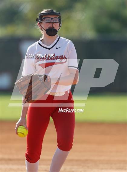Thumbnail 2 in Ola @ Dutchtown photogallery.