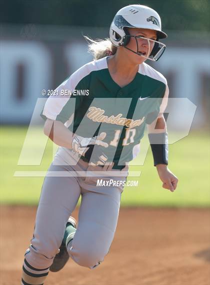 Thumbnail 2 in Ola @ Dutchtown photogallery.