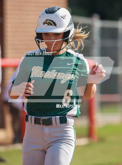 Thumbnail 2 in Ola @ Dutchtown photogallery.