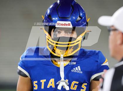 Thumbnail 1 in Pasadena vs Muir photogallery.