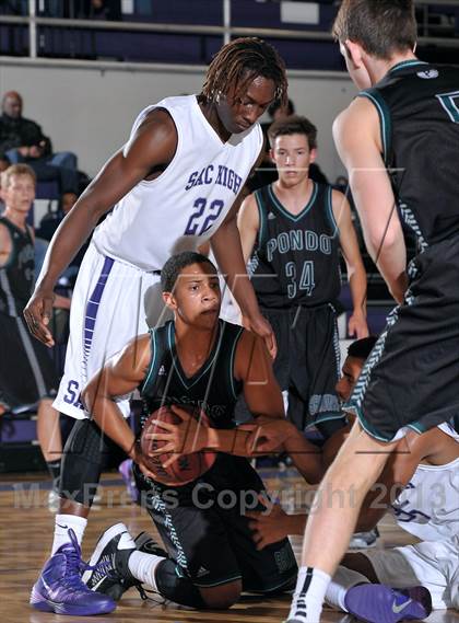 Thumbnail 3 in Ponderosa vs. Sacramento (St. Hope Elite Classic) photogallery.