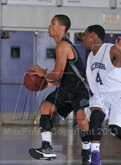 Thumbnail 1 in Ponderosa vs. Sacramento (St. Hope Elite Classic) photogallery.