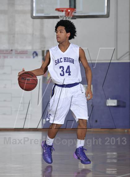 Thumbnail 2 in Ponderosa vs. Sacramento (St. Hope Elite Classic) photogallery.