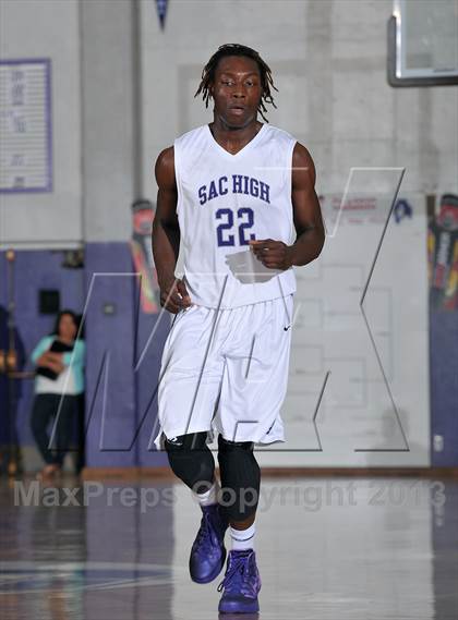 Thumbnail 2 in Ponderosa vs. Sacramento (St. Hope Elite Classic) photogallery.