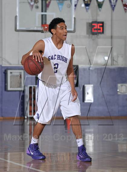Thumbnail 3 in Ponderosa vs. Sacramento (St. Hope Elite Classic) photogallery.