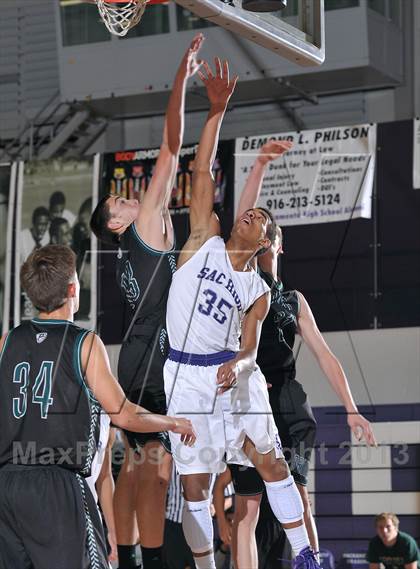 Thumbnail 2 in Ponderosa vs. Sacramento (St. Hope Elite Classic) photogallery.