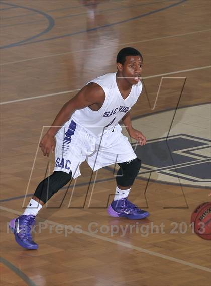 Thumbnail 1 in Ponderosa vs. Sacramento (St. Hope Elite Classic) photogallery.