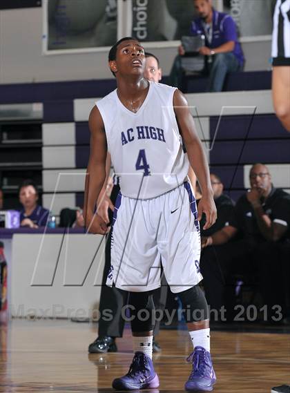 Thumbnail 2 in Ponderosa vs. Sacramento (St. Hope Elite Classic) photogallery.