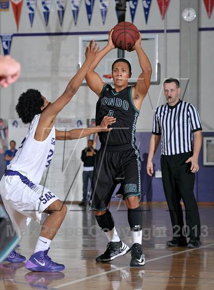 Thumbnail 2 in Ponderosa vs. Sacramento (St. Hope Elite Classic) photogallery.