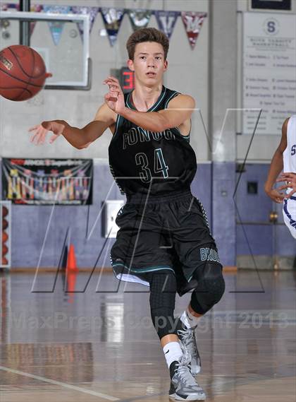 Thumbnail 2 in Ponderosa vs. Sacramento (St. Hope Elite Classic) photogallery.