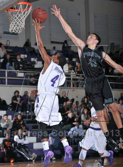 Thumbnail 3 in Ponderosa vs. Sacramento (St. Hope Elite Classic) photogallery.
