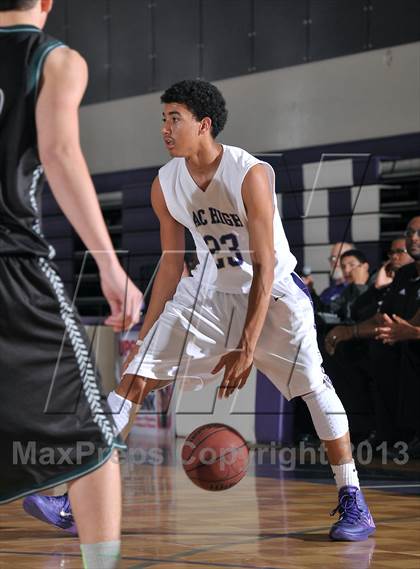 Thumbnail 3 in Ponderosa vs. Sacramento (St. Hope Elite Classic) photogallery.