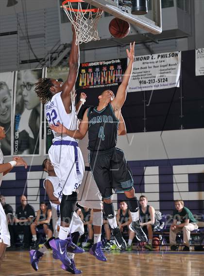 Thumbnail 2 in Ponderosa vs. Sacramento (St. Hope Elite Classic) photogallery.
