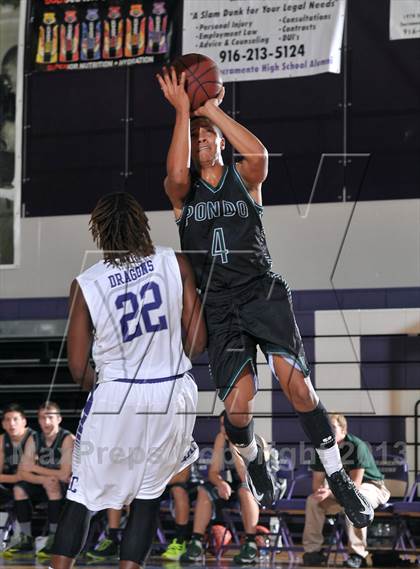 Thumbnail 3 in Ponderosa vs. Sacramento (St. Hope Elite Classic) photogallery.
